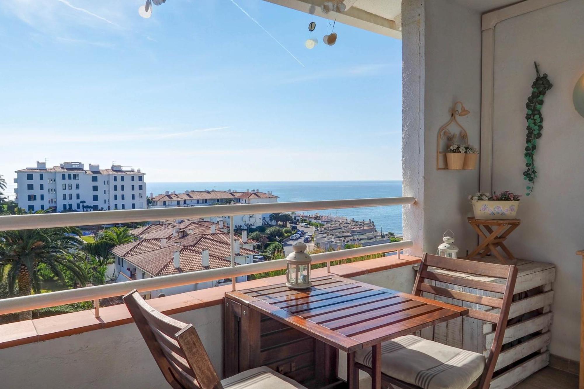 Seaside Cozy By Hello Homes